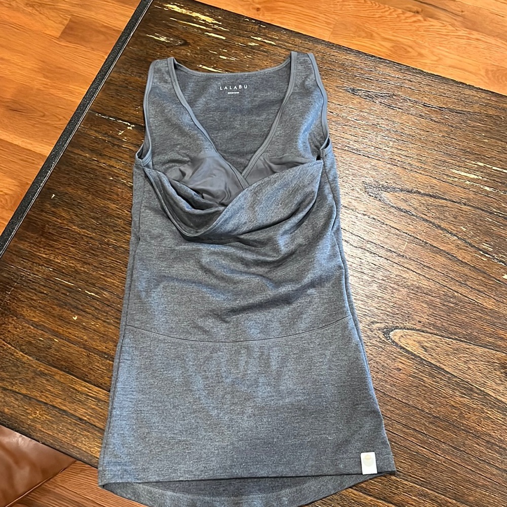 New lalabu soothe kangaroo t shirt - Grey size medium